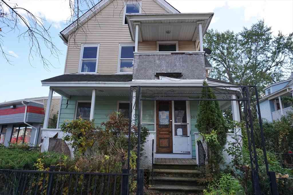 Multifamily For Sale - 327 Orange<br/> Springfield, MA 01040