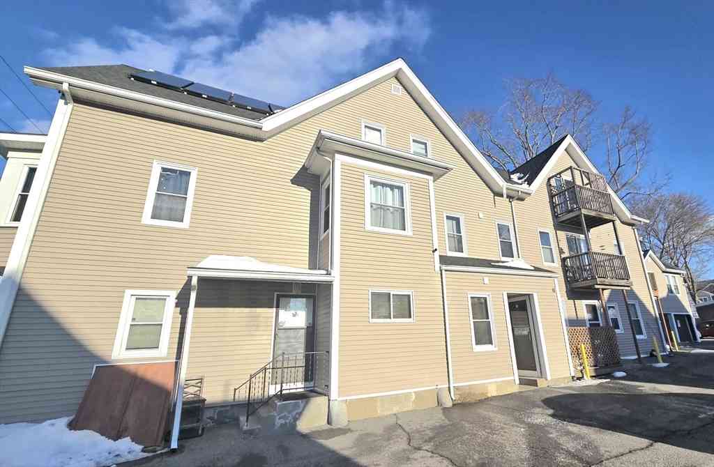 Apartment For Rent - 210 Whittenton St #3<br/> Taunton, MA 02780