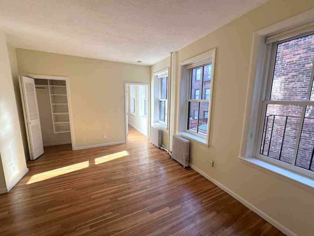 Condo For Rent - 57 West Cedar #10<br/> Boston, MA 02114
