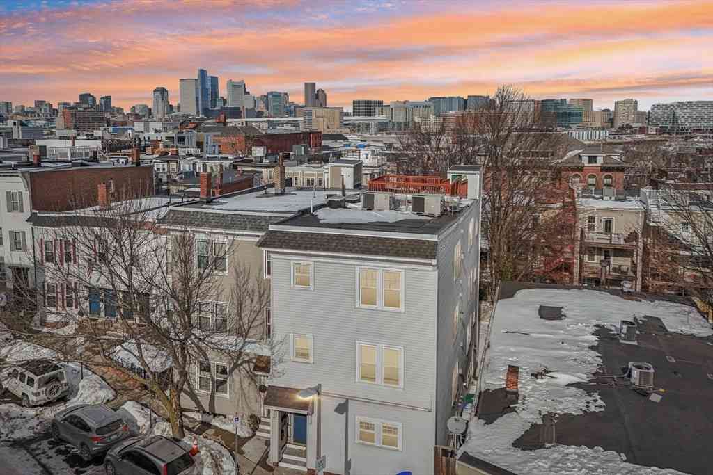 Condo For Sale - 108 Emerson St #1<br/> Boston, MA 02127