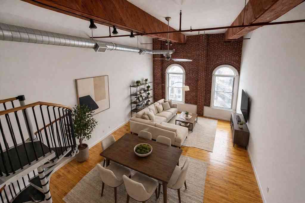 Condo For Sale - 10 Kearney Sq #407<br/> Middlesex County, Lowell, MA 01852