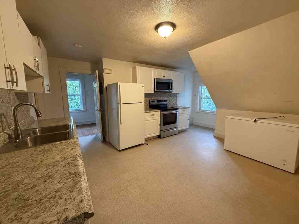 Apartment For Rent - 107 Bloomfield St #3<br/> Boston, MA 02124