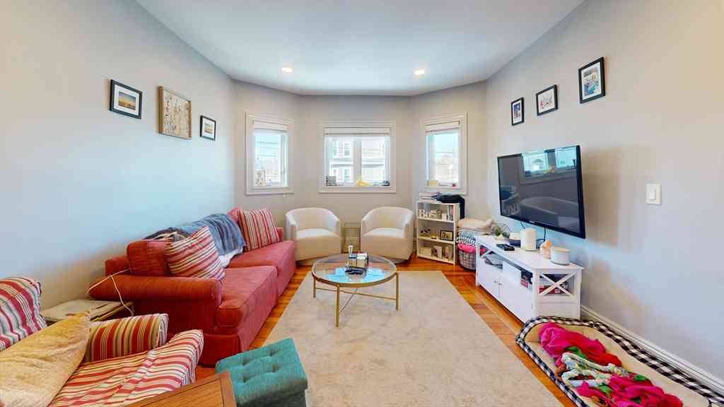 Apartment For Rent - 320 Main St #2<br/> Medford, MA 02155