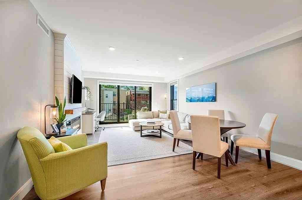Condo For Rent - 765 East 3rd #201<br/> Boston, MA 02127
