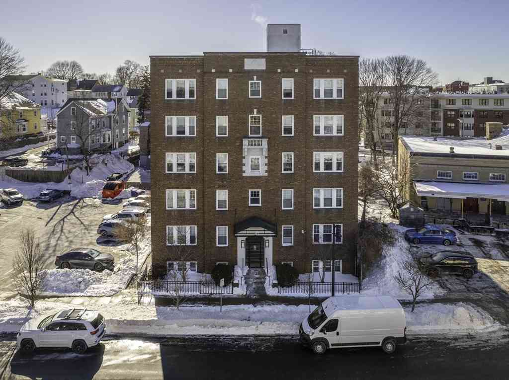 Apartment For Rent - 50 Broadway #27<br/> Beverly, MA 01915