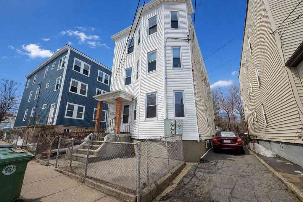 Apartment For Rent - 8 Berkeley St #3<br/> Watertown, MA 02472