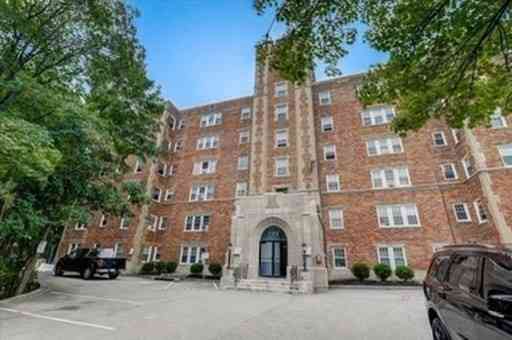 Condo For Rent - 195 Thomas Burgin Pkwy #301<br/> Quincy, MA 02169