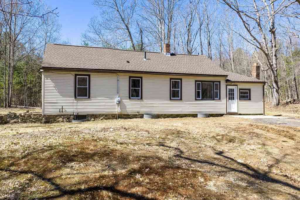 Homes For Sale - 72 Nw Schoolhouse Rd<br/> Worcester County, Dudley, MA 01571