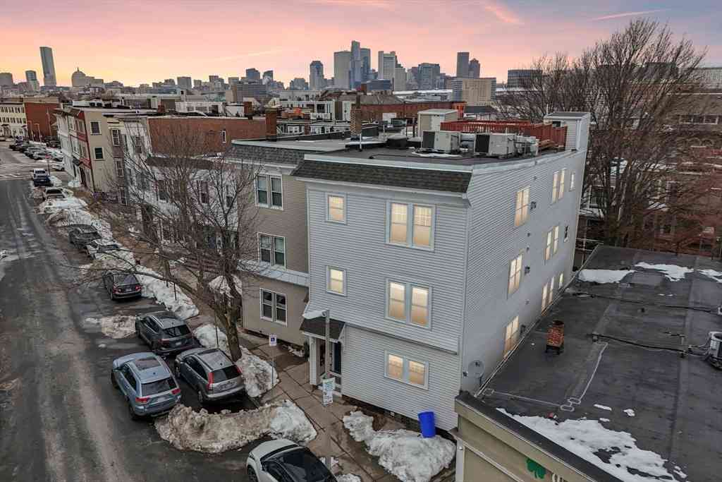 Condo For Sale - 108 Emerson St #3<br/> Boston, MA 02127