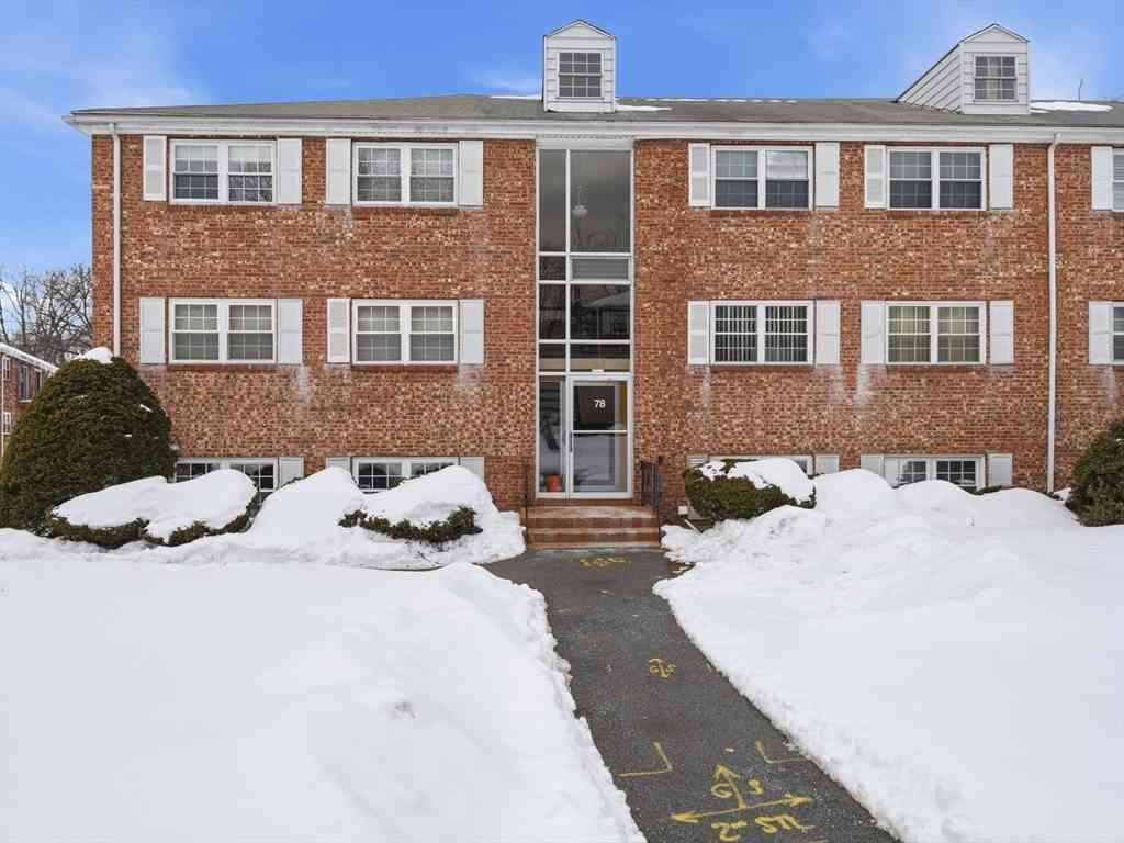 Condo For Sale - 78 Edgelawn Ave #7<br/> North Andover, MA 01845