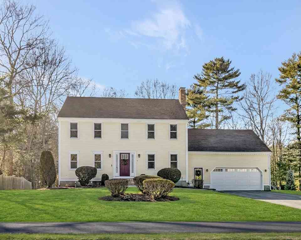 Homes For Sale - 7 Fieldstone Dr<br/> Mansfield, MA 02048
