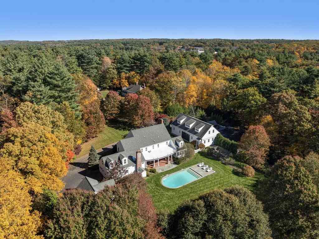 Homes For Sale - 10 Queen Anne Rd<br/> Middlesex County, Hopkinton, MA 01748