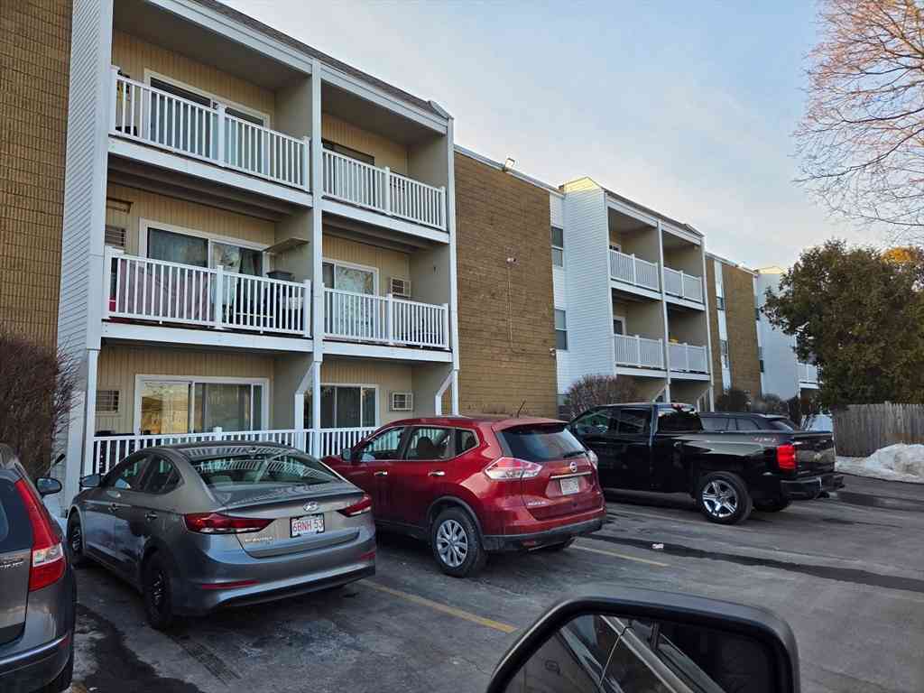 Apartment For Rent - 25 Ekman St. #3 H<br/> Worcester, MA 01607