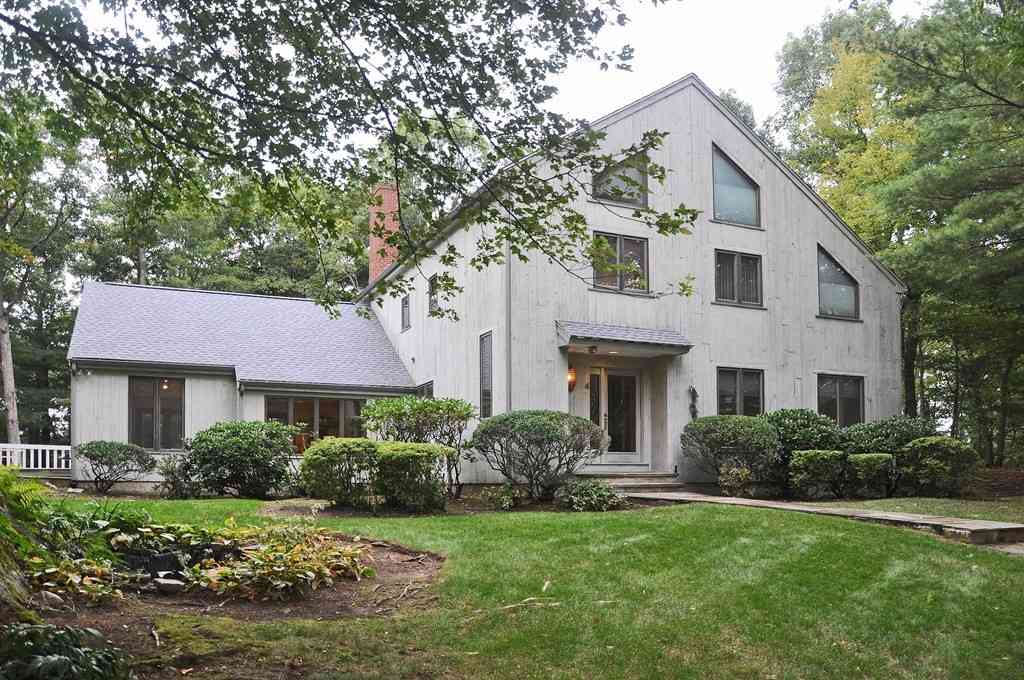 Homes For Rent - 4 Crestview Ln<br/> Milton, MA 02186
