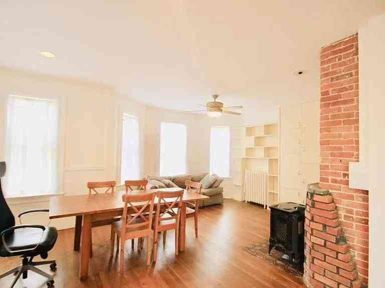 Condo For Rent - 31 Jefferson St #2<br/> Newton, MA 02458