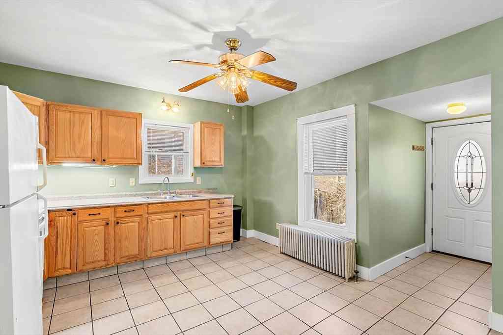 Homes For Rent - 78 Essex St #1<br/> Marlborough, MA 01752