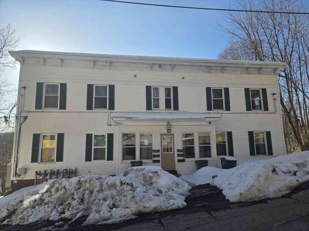 Apartment For Rent - 40 Garnet Street #3<br/> Worcester County, Fitchburg, MA 01420