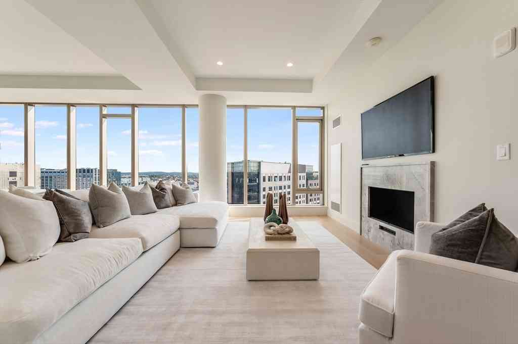 Condo For Sale - 135 Seaport Blvd #PH3B<br/> Boston, MA 02210