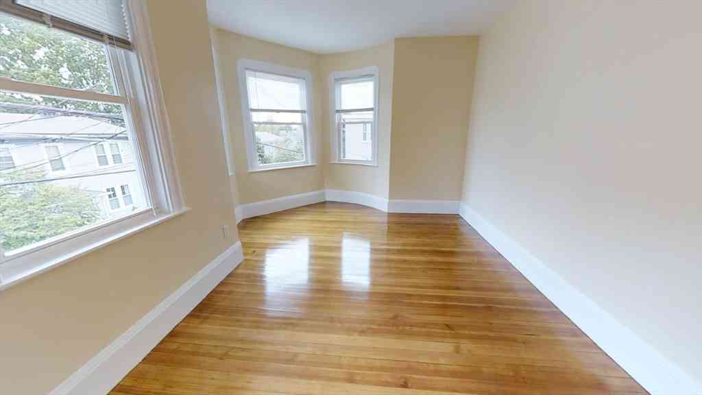 Apartment For Rent - 50 Lowell St #2<br/> Somerville, MA 02143