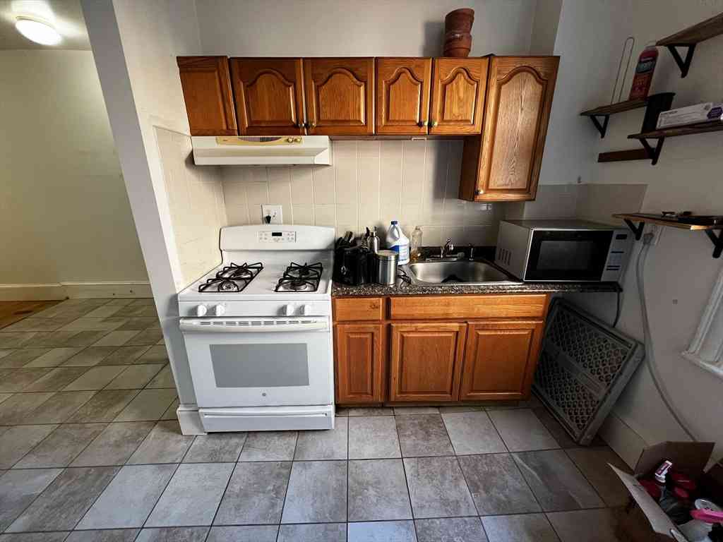 Apartment For Rent - 57 Brighton Ave. #8<br/> Boston, MA 02134