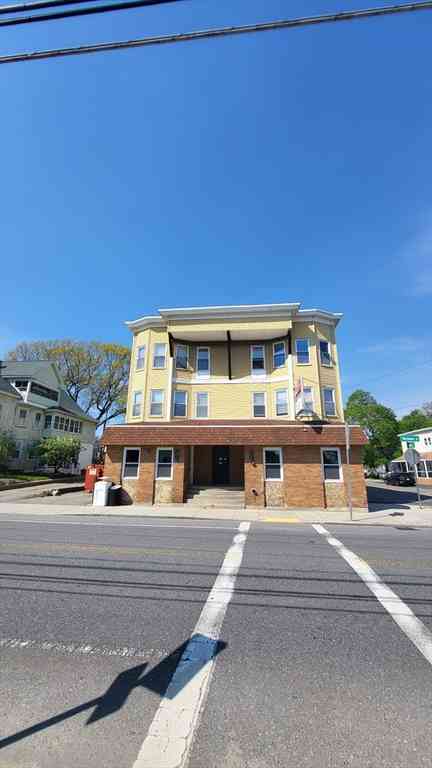 Apartment For Rent - 218 Mechanic Street #2<br/> Leominster, MA 01453