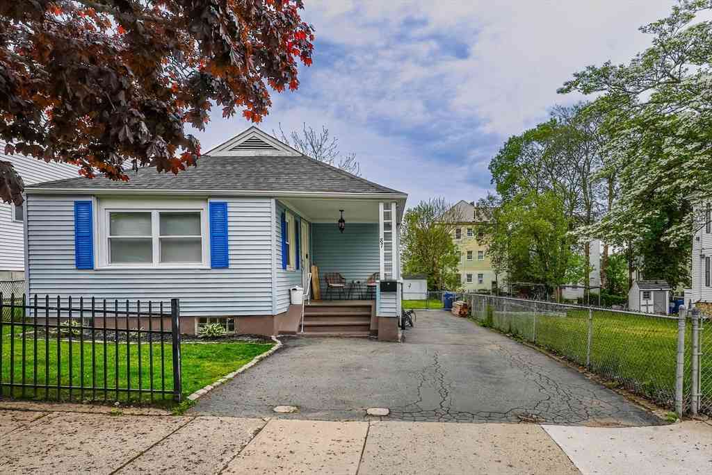 Homes For Sale - 87 Adams St<br/> Bristol County, New Bedford, MA 02746
