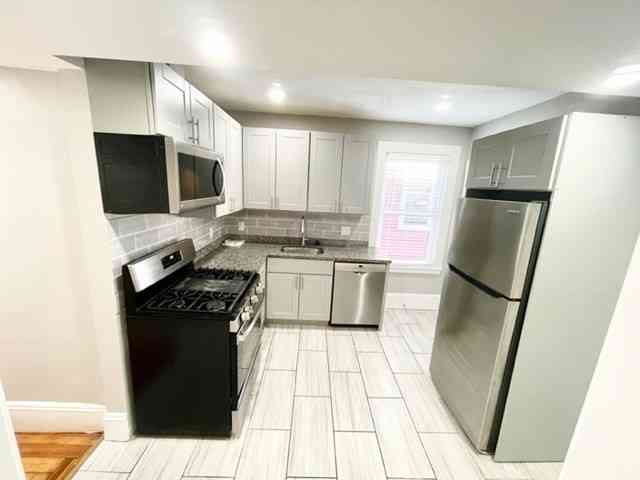 Apartment For Rent - 1 Ropes St. #4<br/> Salem, MA 01970