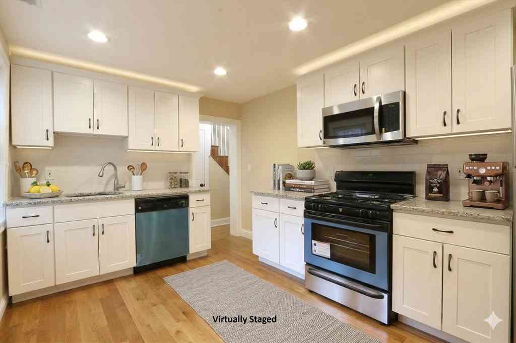 Homes For Rent - 3 Saint James Pl #3<br/> Boston, MA 02119