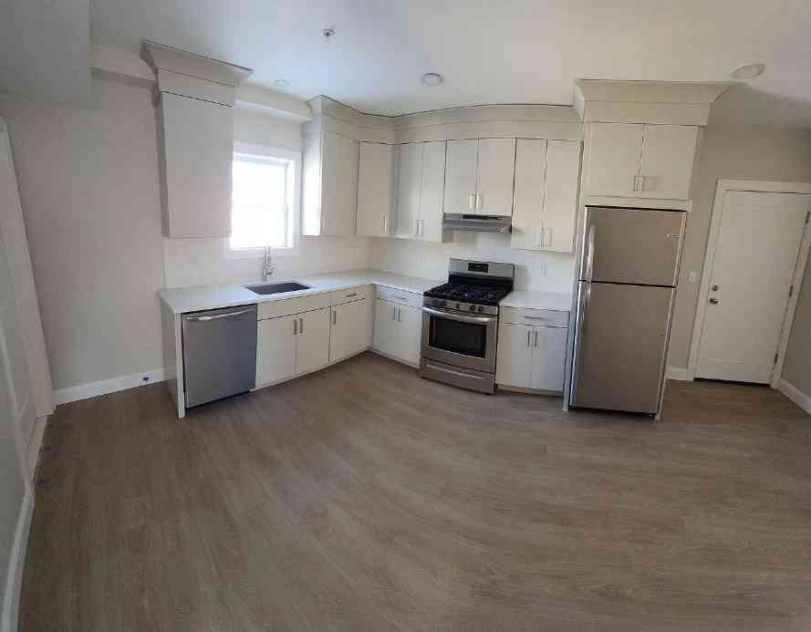 Apartment For Rent - 322 Brownell St #1E<br/> Fall River, MA 02720