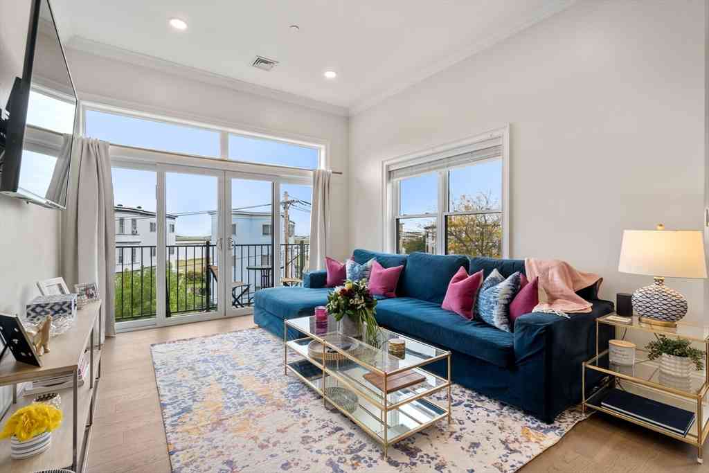 Condo For Sale - 130 Coleridge St #6<br/> Boston, MA 02128
