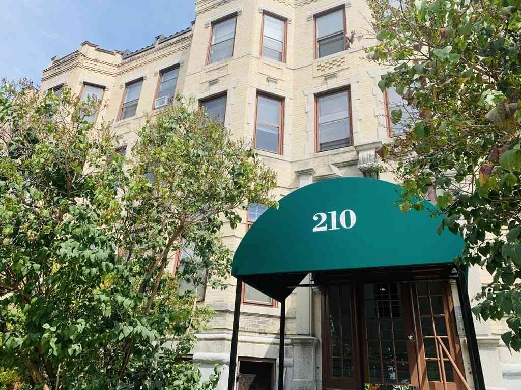 Condo For Rent - 210 Chestnut Hill Ave #4<br/> Boston, MA 02135