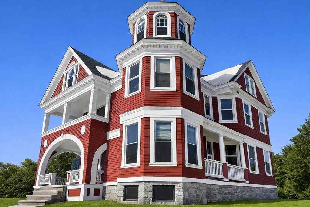 Homes For Rent - 187 Varnum Ave<br/> Lowell, MA 01854