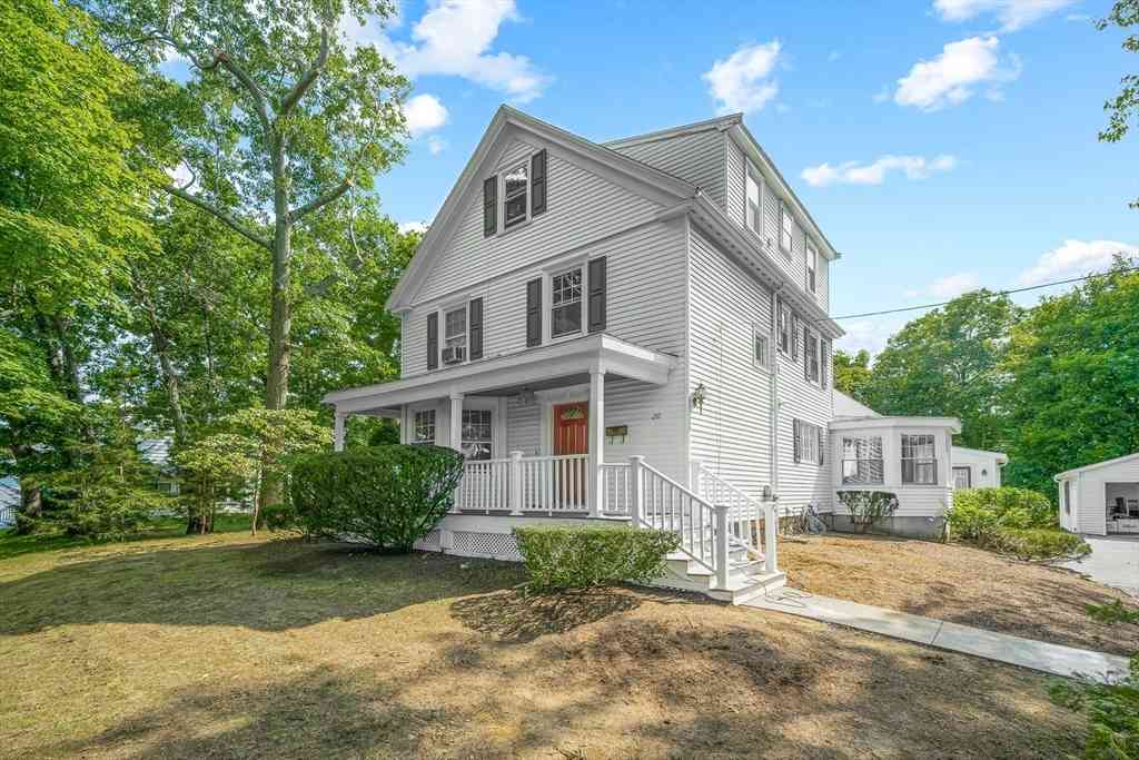 Homes For Rent - 20 Donizetti St<br/> Wellesley, MA 02482