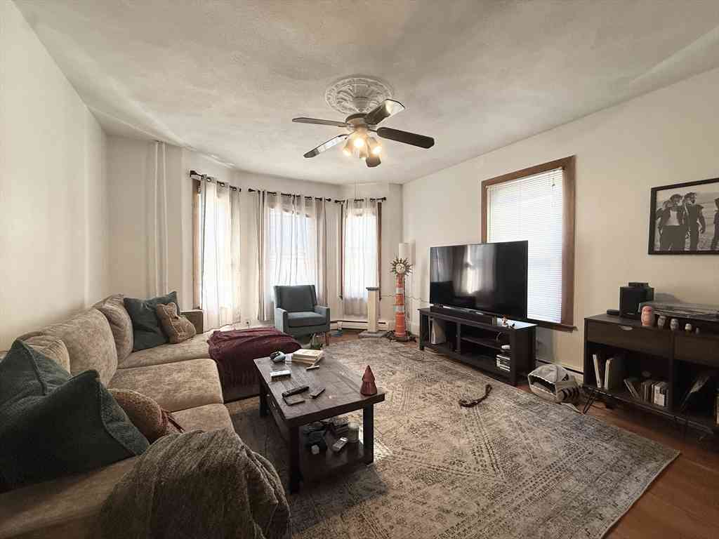 Homes For Rent - 254 Elm St #1<br/> Cambridge, MA 02139
