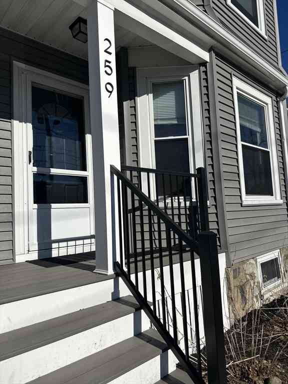 Apartment For Rent - 259 Albion St. #1<br/> Wakefield, MA 01880