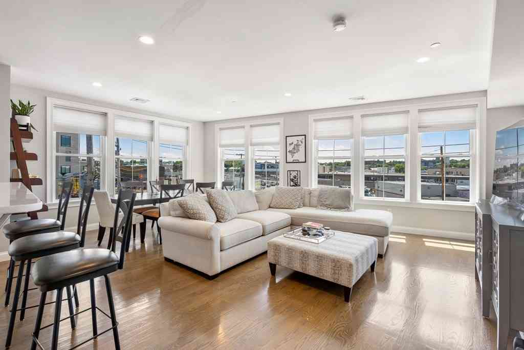 Condo For Rent - 71 Willow Ct #05<br/> Boston, MA 02125