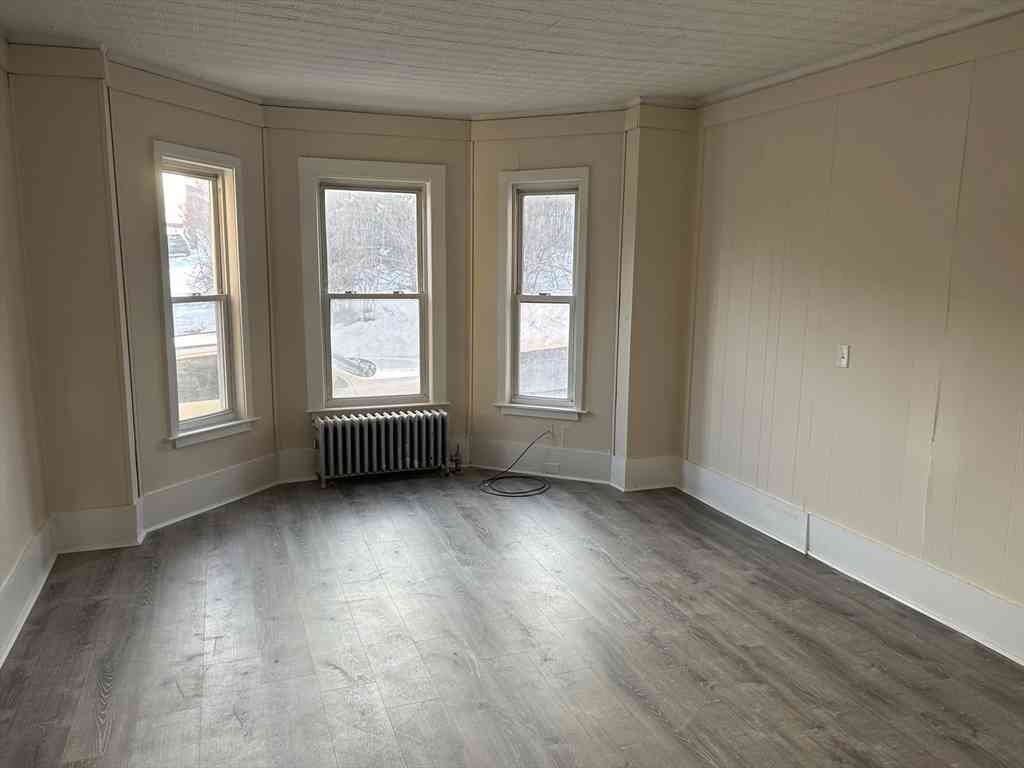 Apartment For Rent - 230 Pleasant St #1<br/> Worcester, MA 01609