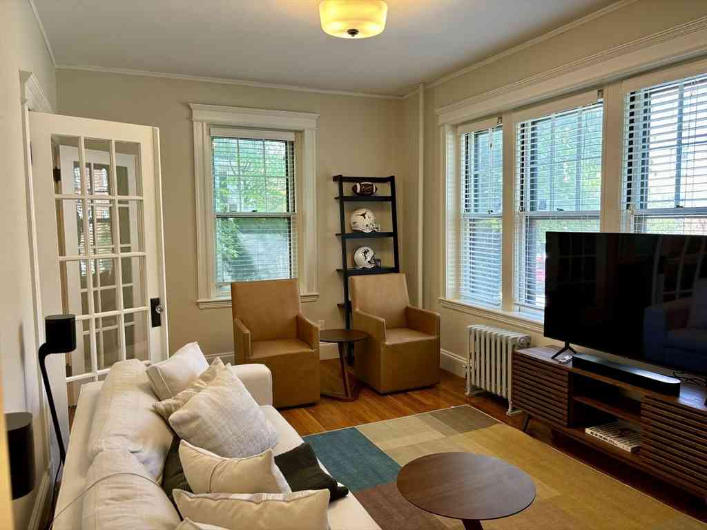 Condo For Rent - 5 Crawford St #2<br/> Cambridge, MA 02139