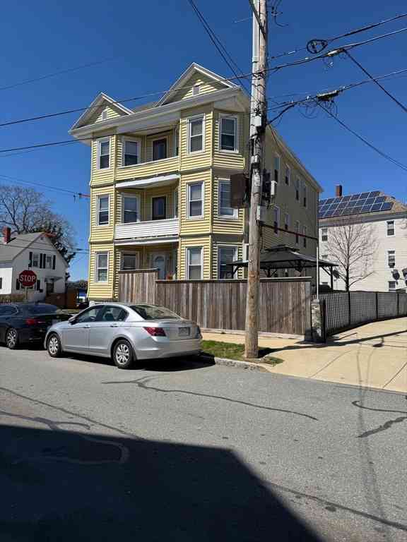 Homes For Rent - 377 Earle Street<br/> New Bedford, MA 02746