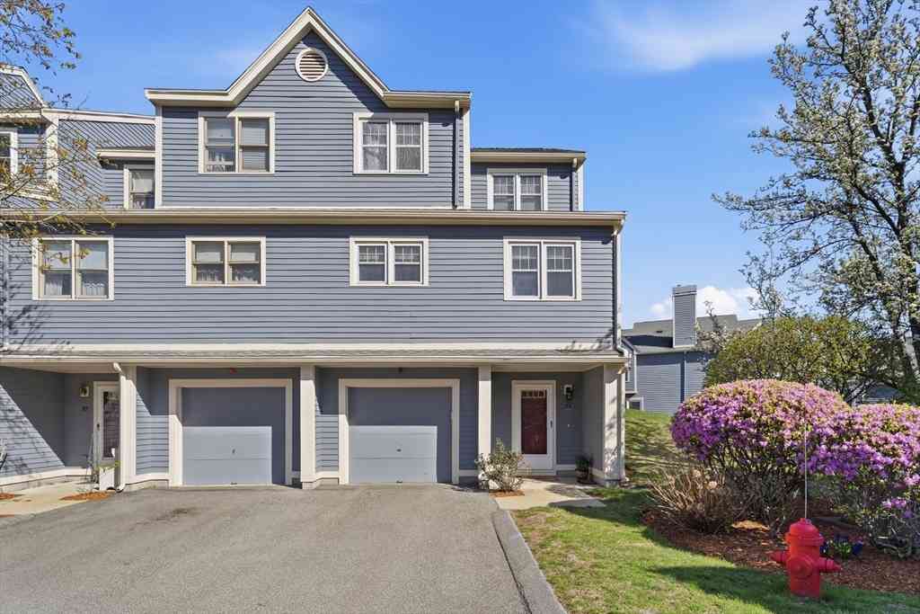 Condo For Sale - 34 Boulderbrook Dr #34<br/> Essex County, Peabody, MA 01960