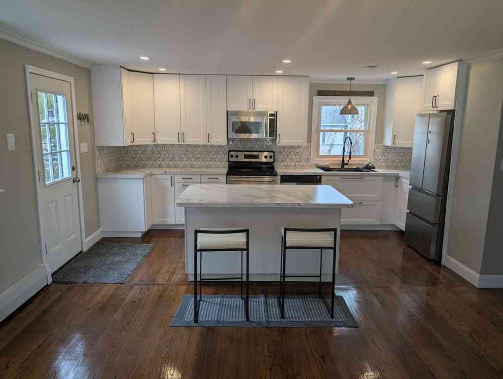 Homes For Rent - 8 Linda Circuit<br/> Grafton, MA 01536