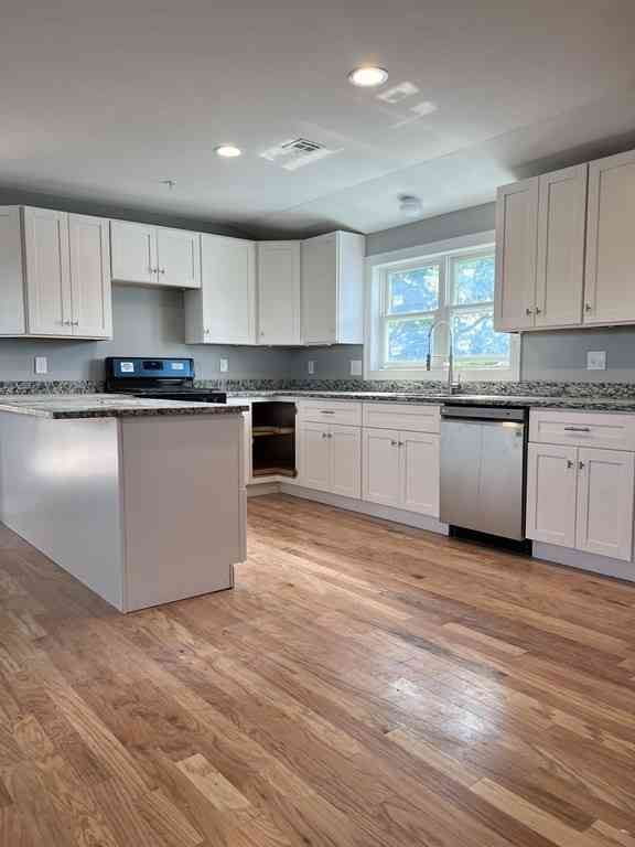 Apartment For Rent - 18A Rockville Part #4<br/> Boston, MA 02119