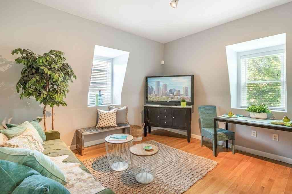 Condo For Rent - 15 Beale Street #5<br/> Boston, MA 02124