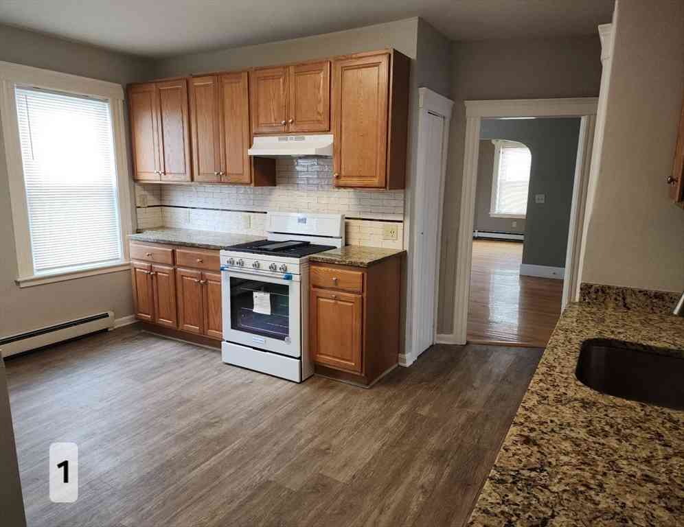 Apartment For Rent - 23 Windham St #1<br/> Worcester, MA 01610