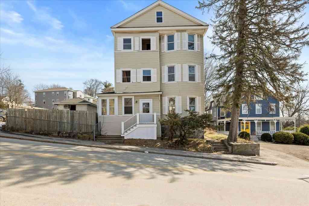 Apartment For Rent - 183 Vernon St #3<br/> Worcester, MA 01607