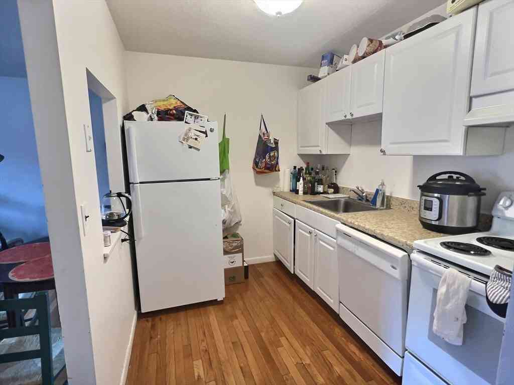 Apartment For Rent - 1027 Commonwealth Ave #17<br/> Boston, MA 02215