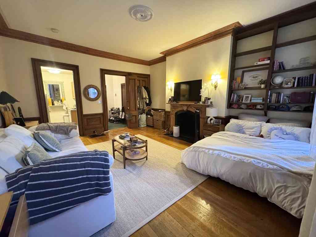 Condo For Rent - 319 Dartmouth St #1<br/> Boston, MA 02116