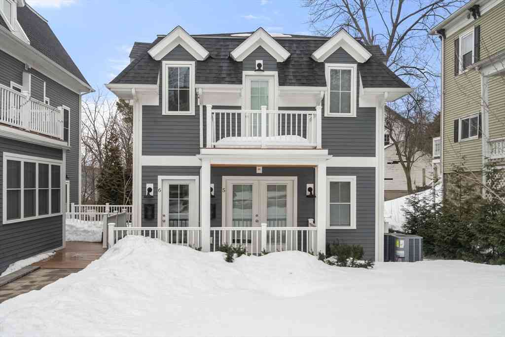 Condo For Rent - 68 Chestnut St #6<br/> Newton, MA 02465