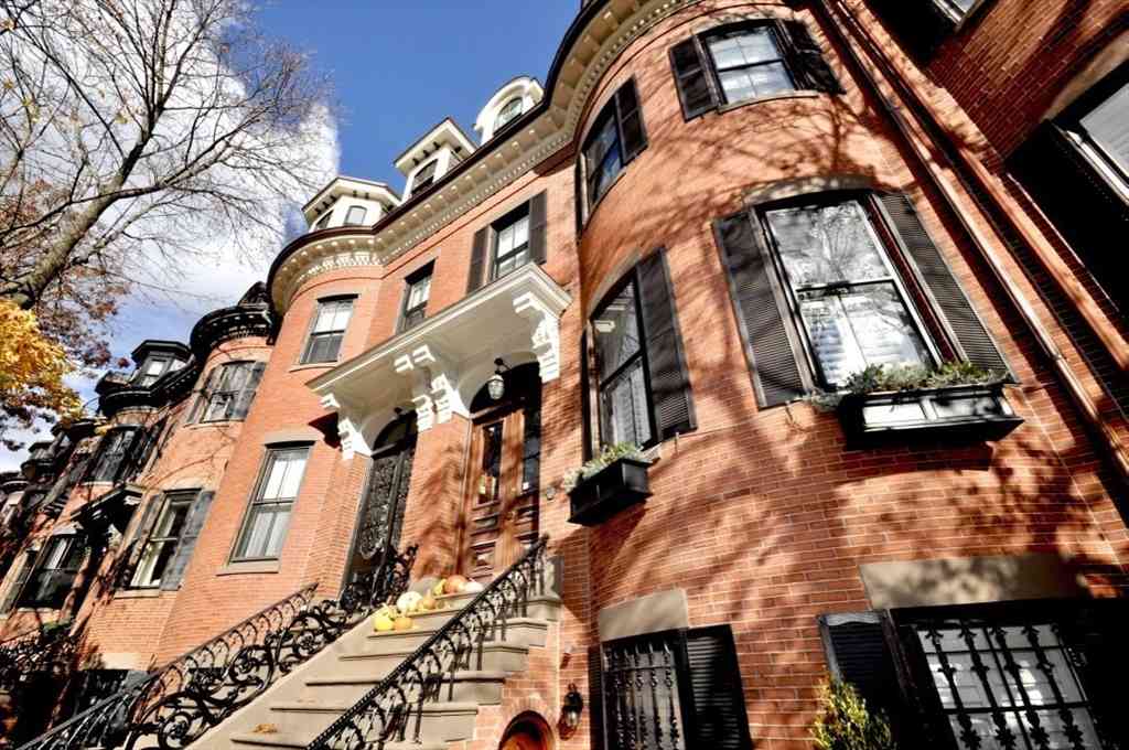 Condo For Sale - 123 W Newton St #2<br/> Boston, MA 02118