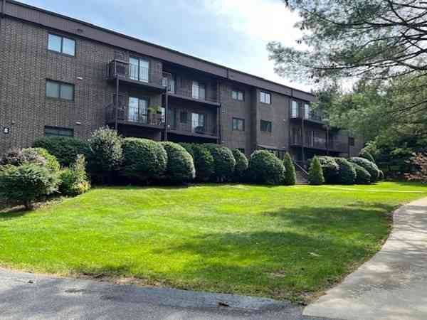 Condo For Rent - 8 Ledgewood Way #10<br/> Peabody, MA 01960
